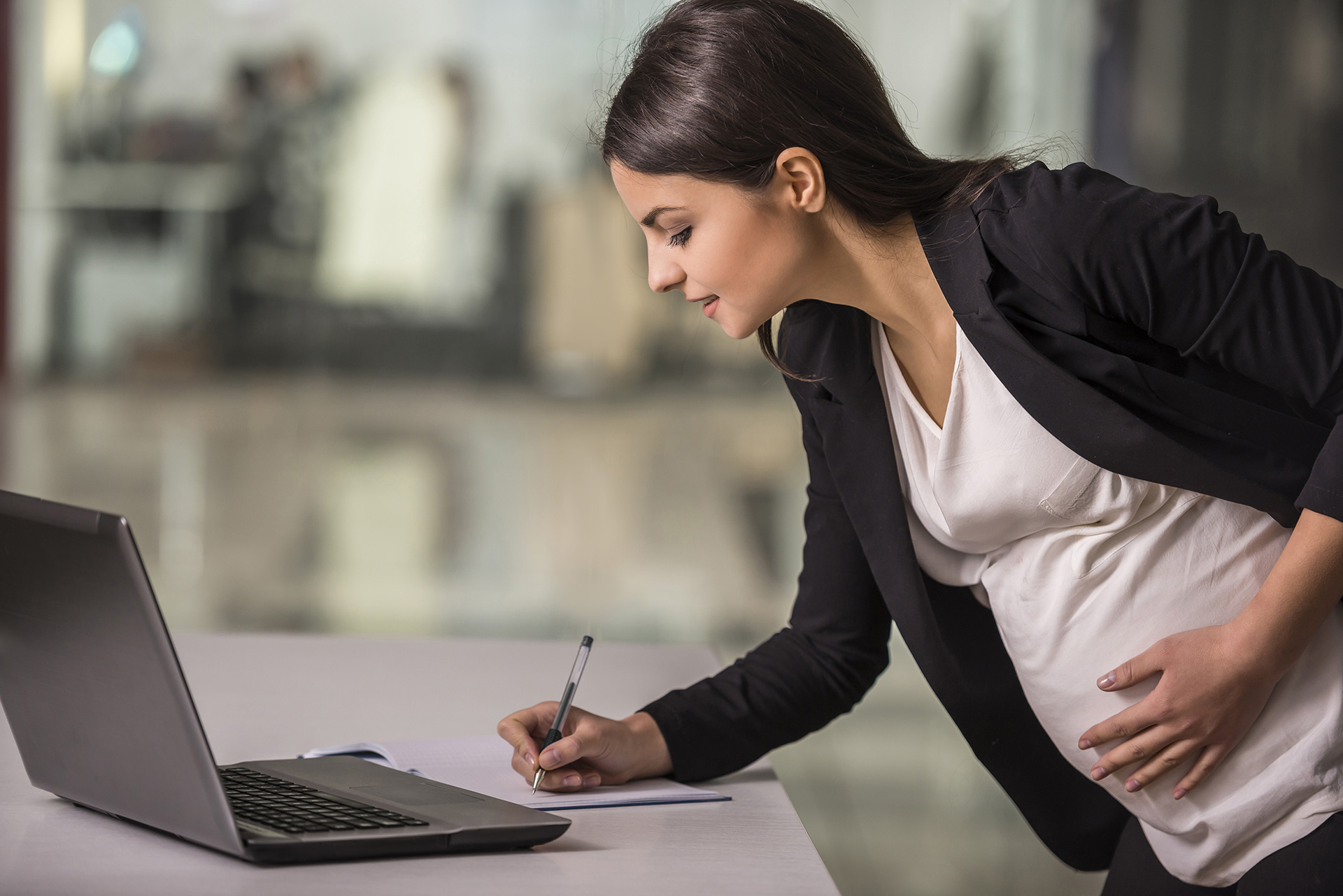 5 Things Alberta Employers Should Know About Maternity Leave